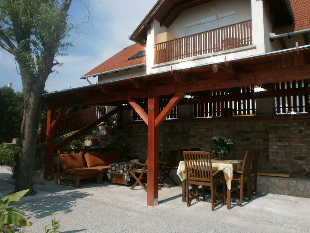 Feher Rozsa Apartman Cserszegtomaj Ruang foto