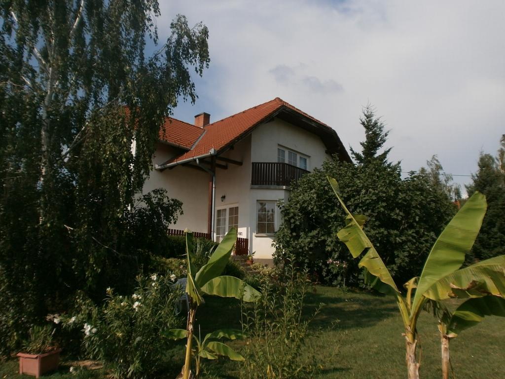 Feher Rozsa Apartman Cserszegtomaj Bagian luar foto
